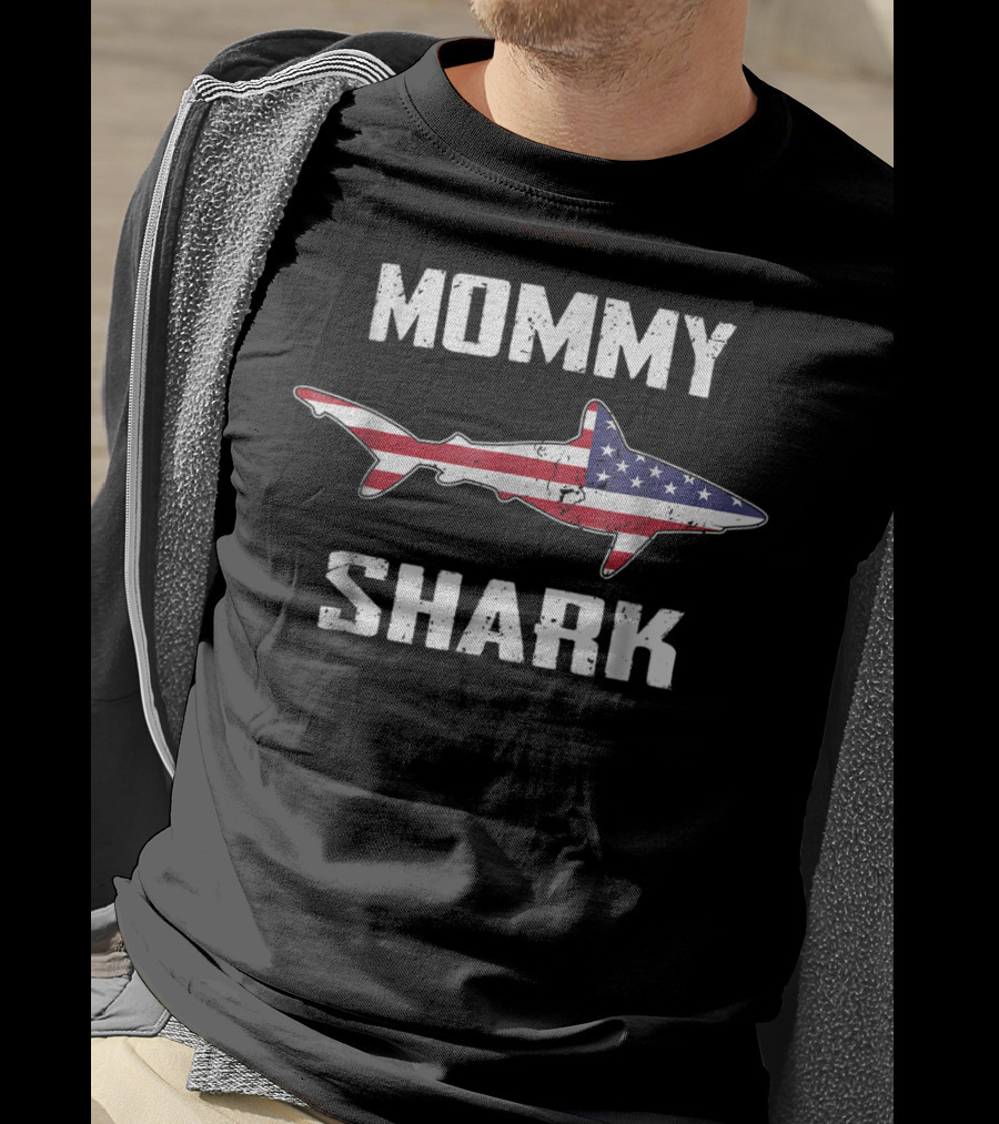 Mommy Shark American Flag Family Mom23 T-Shirt