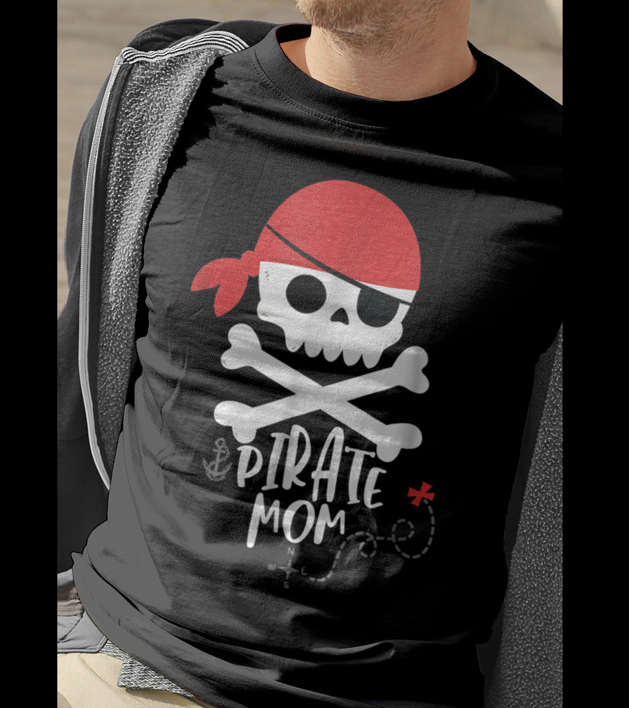 Pirate Mom Skull And Crossbones With Red Bandana Map Anchor T-Shirt