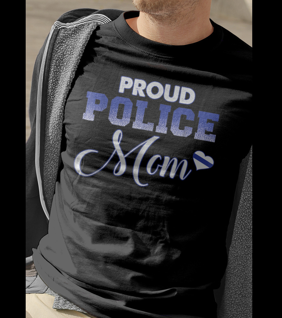 Proud Police Mom Heart Bragging Rights T-Shirt