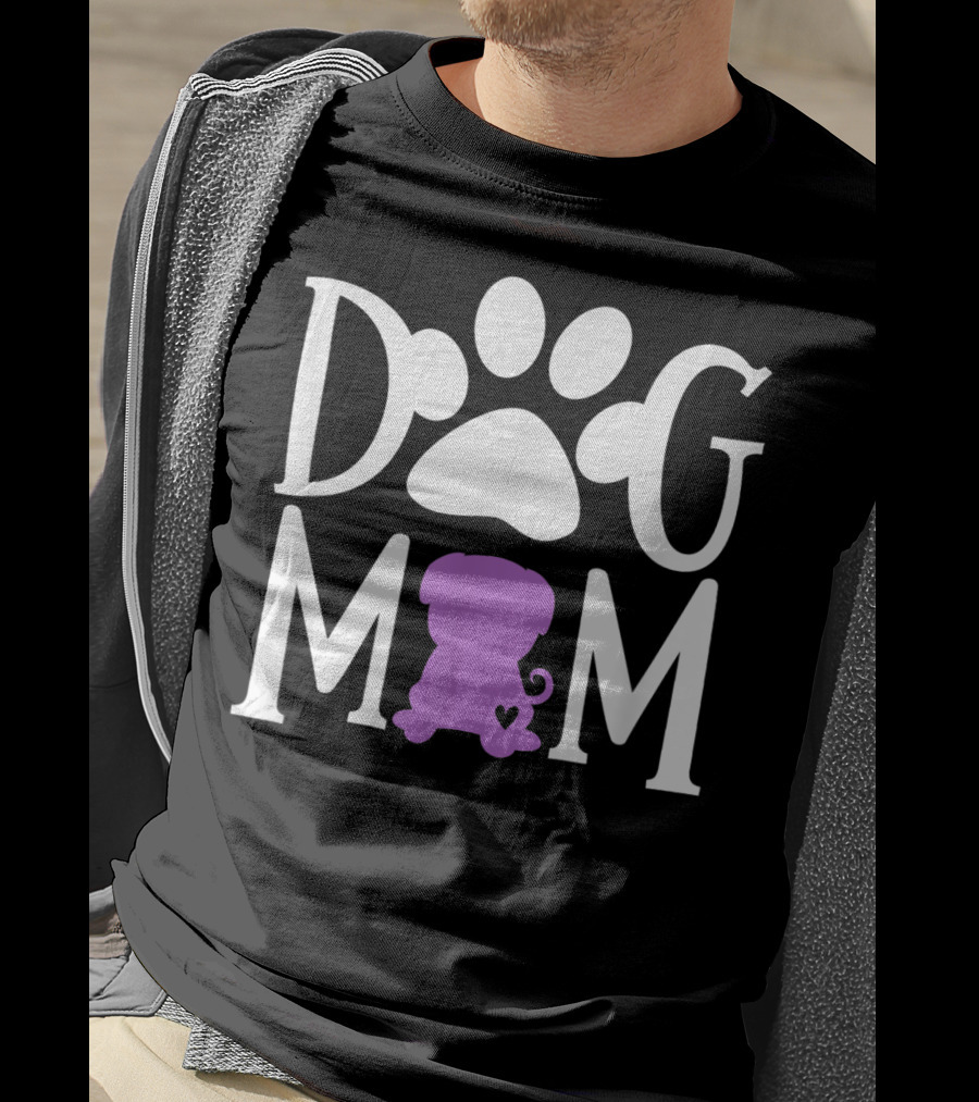 DOG MOM Paw Print Pug Silhouette Heart Dark92 T-Shirt