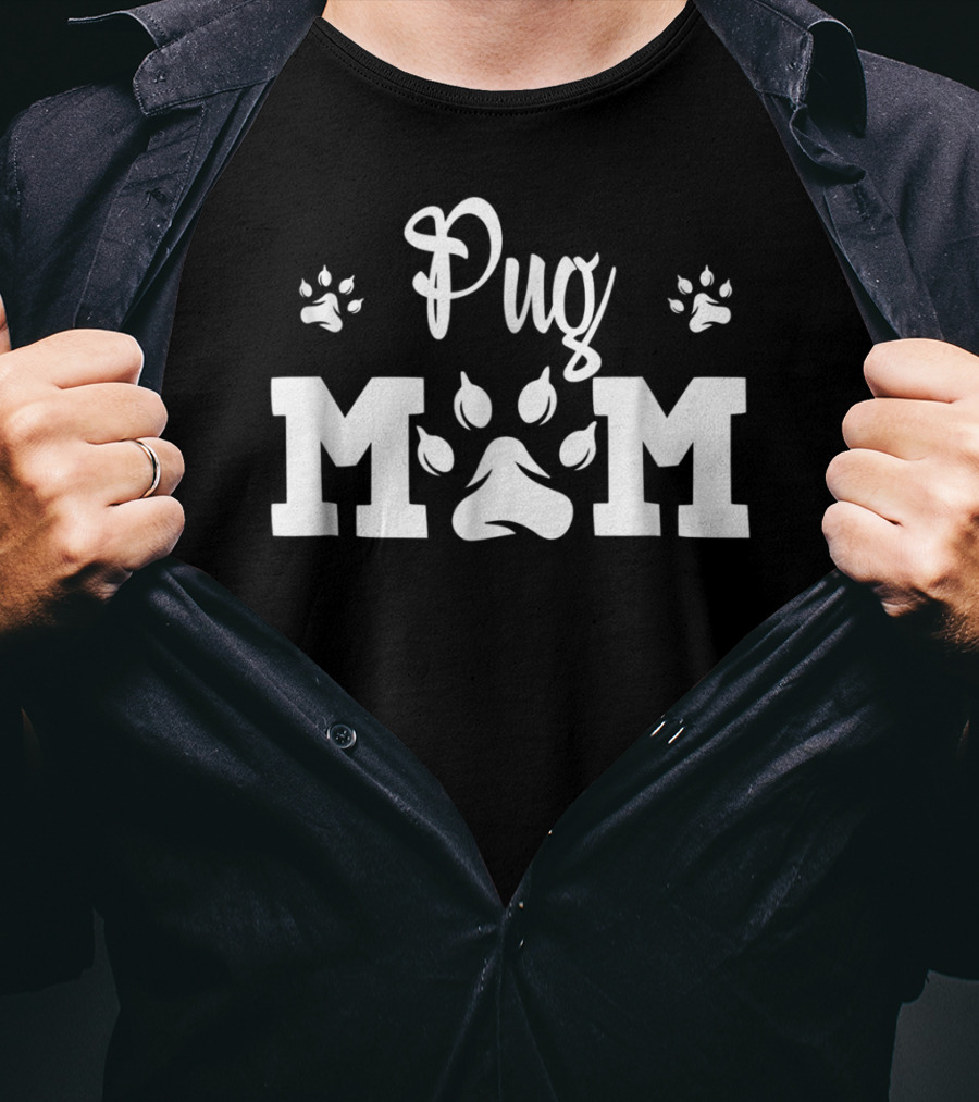 Pug Mom Paw Print Nose T-Shirt