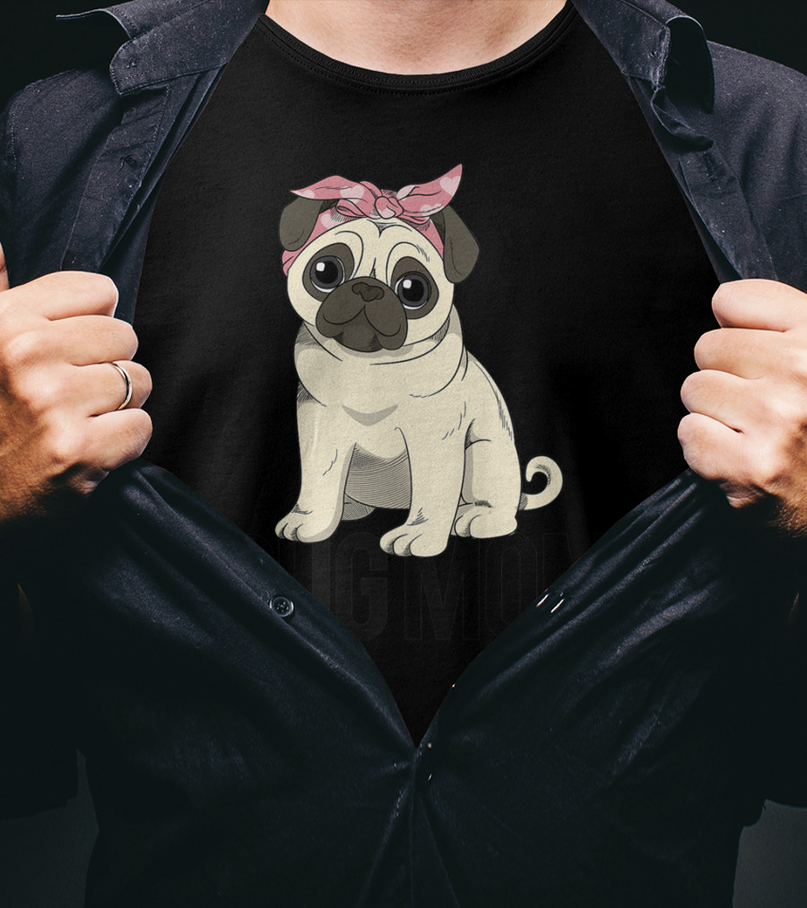 Pug Mom Cute Pug With Pink Bandana T-Shirt