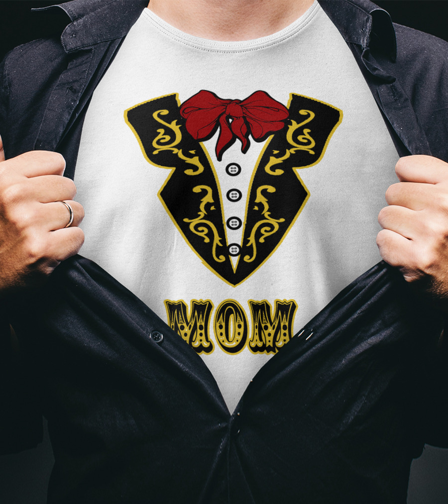 Mom Ringmaster Circus Birthday Party T-Shirt