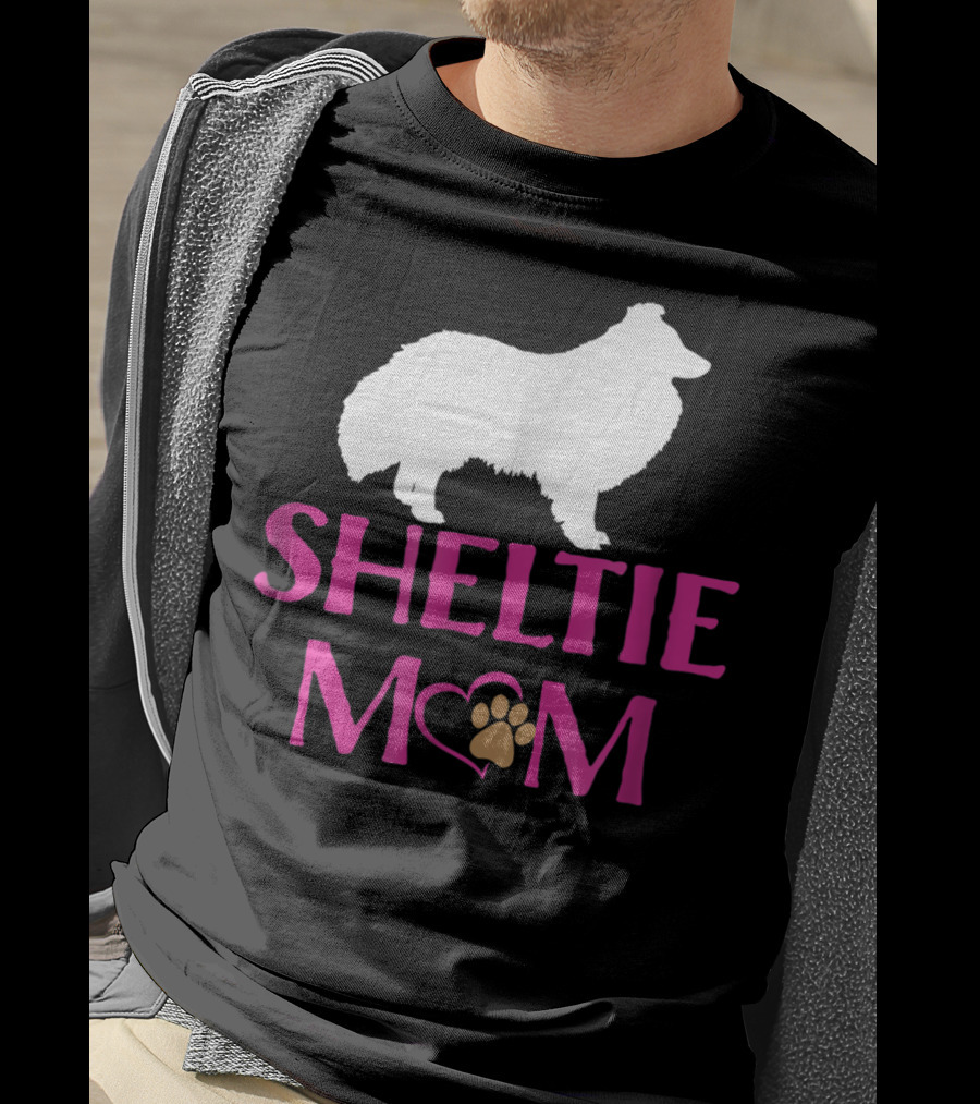 Sheltie Mom With Heart And Paw Prints T-Shirt