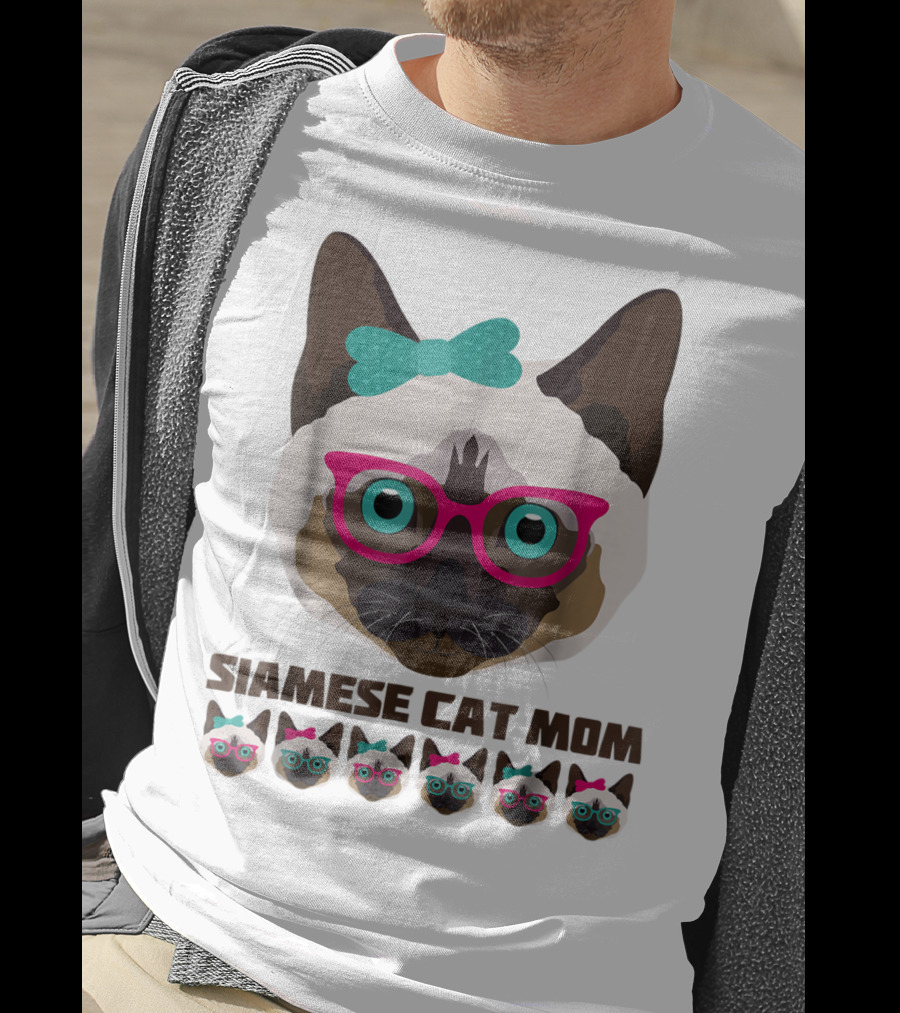 Siamese Cat Mom Cute Funny Cat Lover With Glasses And Bow T-Shirt