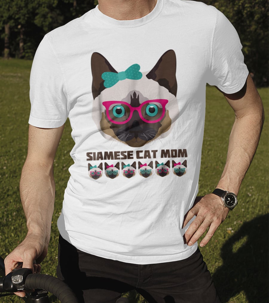 Siamese Cat Mom Cute Funny Cat Lover With Glasses And Bow T-Shirt