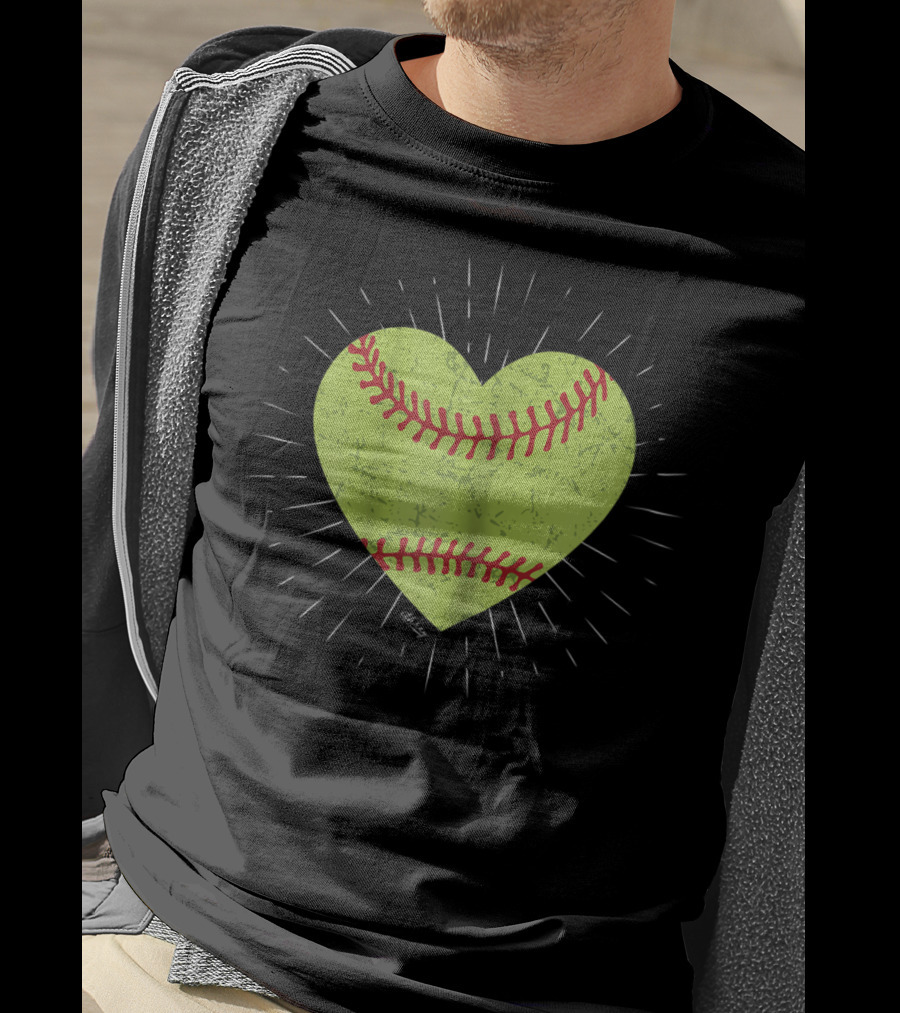 Softball Distressed Heart Cute Mom Love T-Shirt