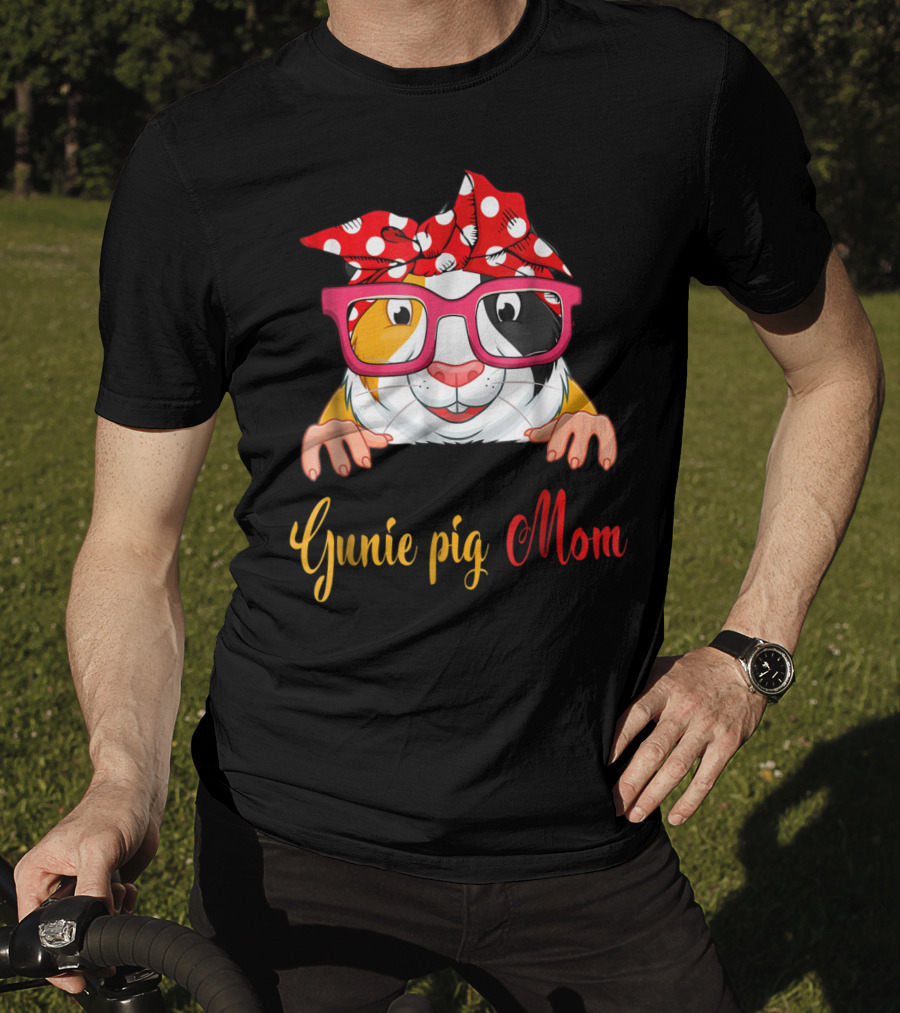 Guinea Pig Mom Red Glasses Bandana 37 T-Shirt