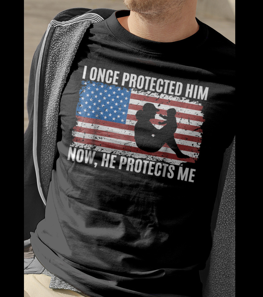 I Once Protected Him Now He Protects Me Proud Military MOM Patriotic American Flag T-Shirt