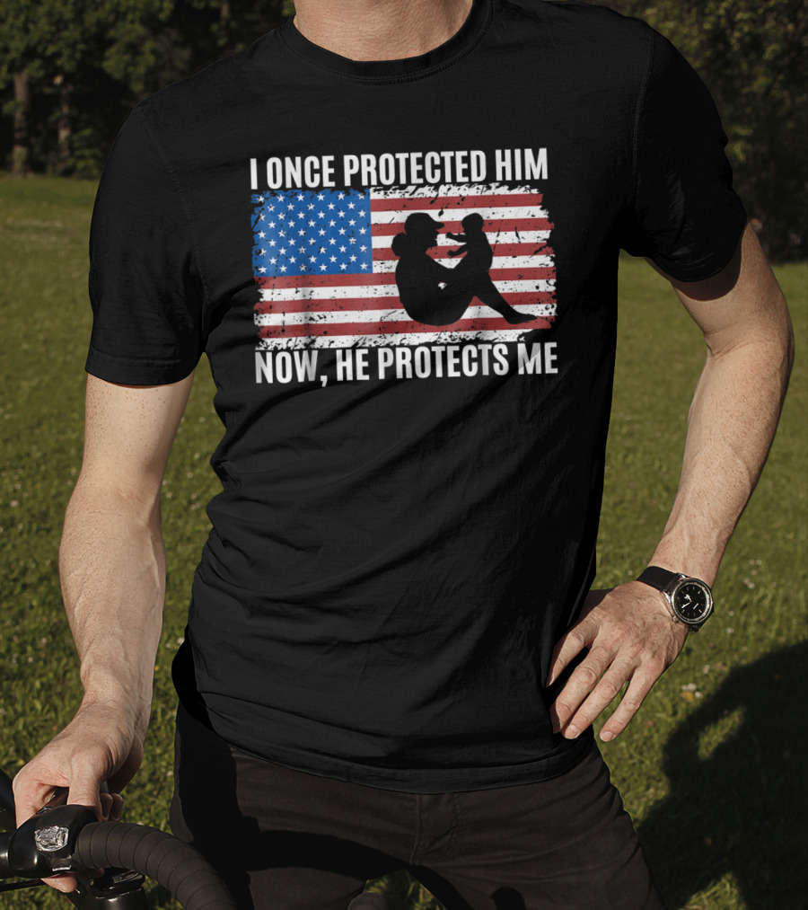 I Once Protected Him Now He Protects Me Proud Military MOM Patriotic American Flag T-Shirt