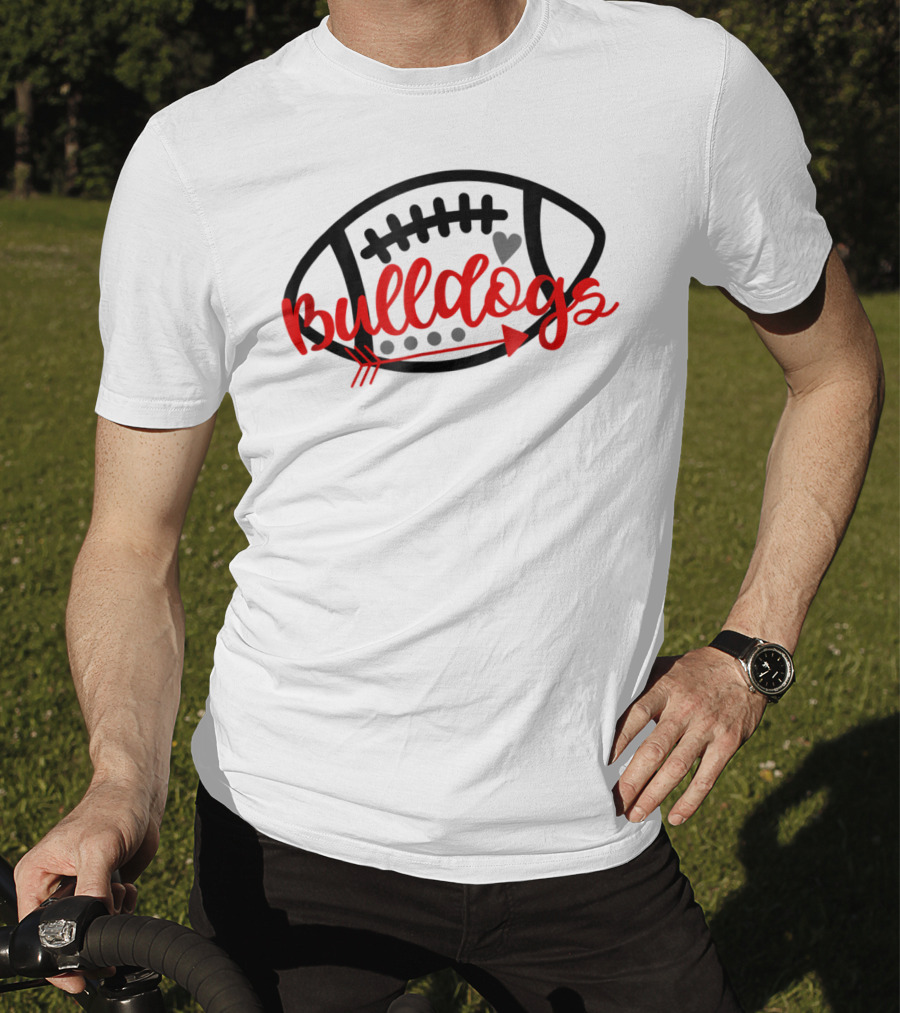 Bulldogs Football Mom Bulldog Mascot With Heart And Arrow T-Shirt
