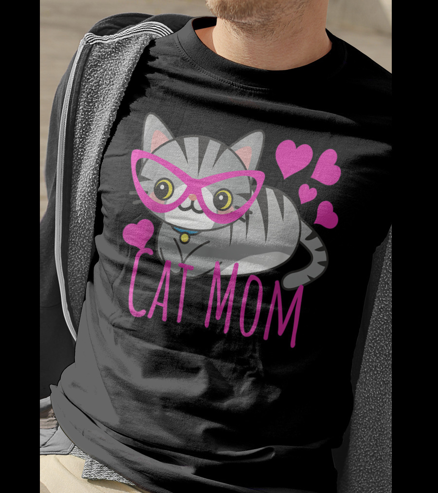 Cute Kawaii Cat Mom With Pink Glasses And Hearts T-Shirt