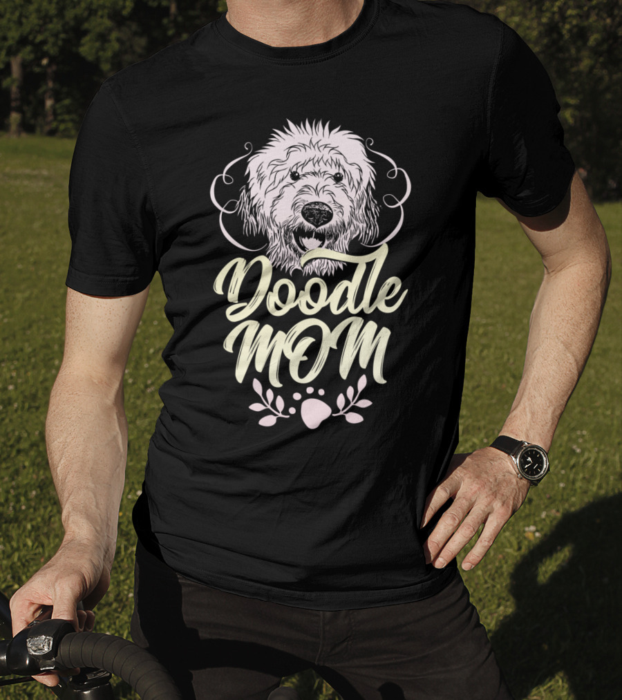 Doodle Mom Goldendoodle Labradoodle Paw Print Cute T-Shirt