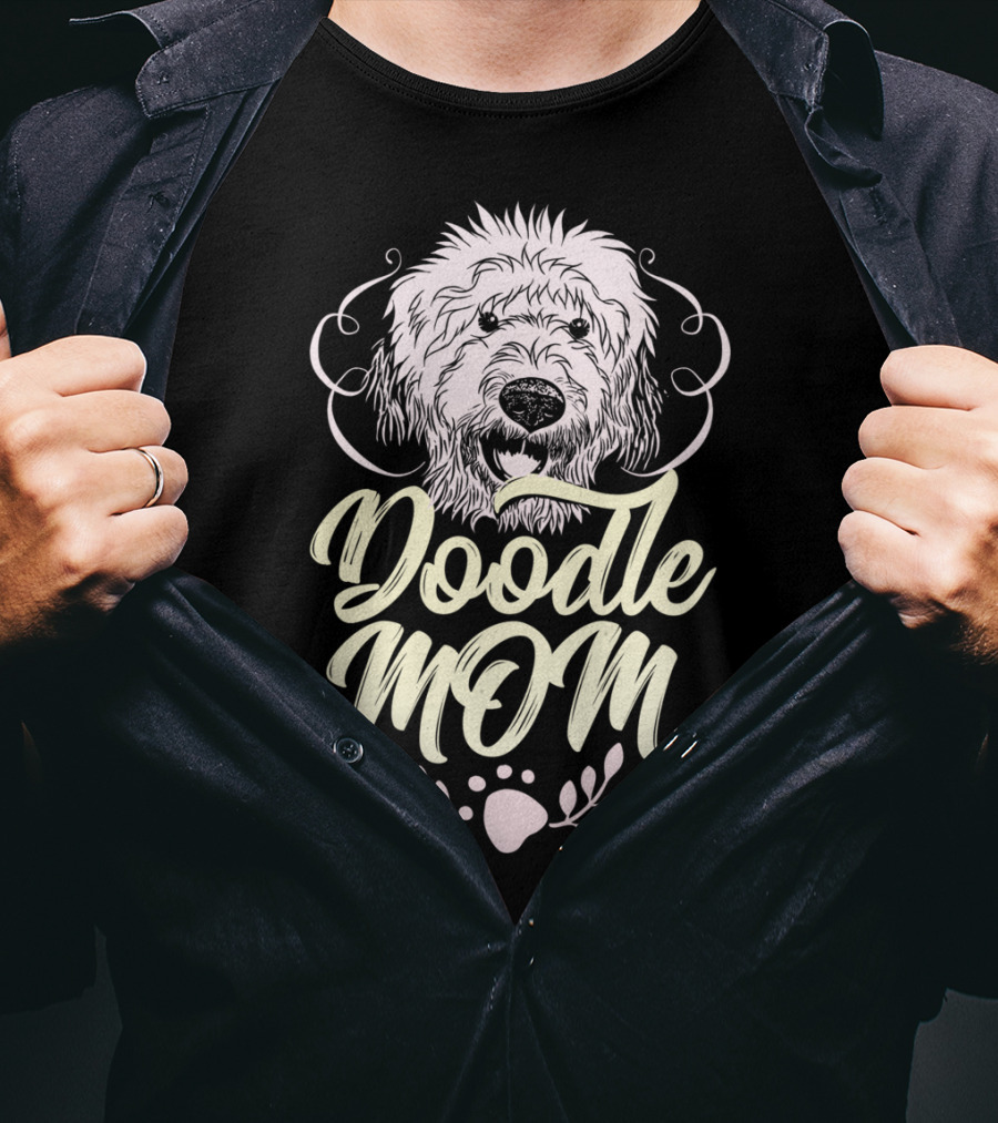 Doodle Mom Goldendoodle Labradoodle Paw Print Cute T-Shirt