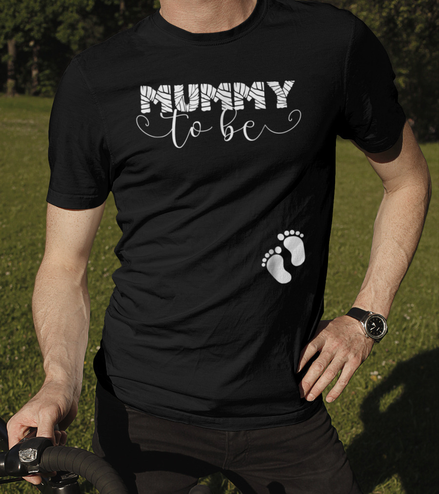 Mummy To Be Halloween Pregnancy Baby Footprints T-Shirt