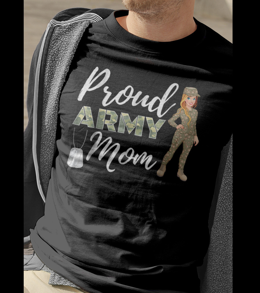 Proud Army Mom With Camouflage Soldier T-Shirt