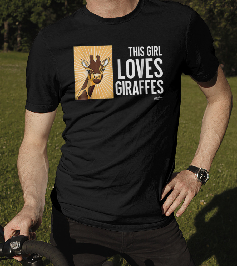 This Girl Loves Giraffes Funny Giraffe Lover TeeHut T-Shirt