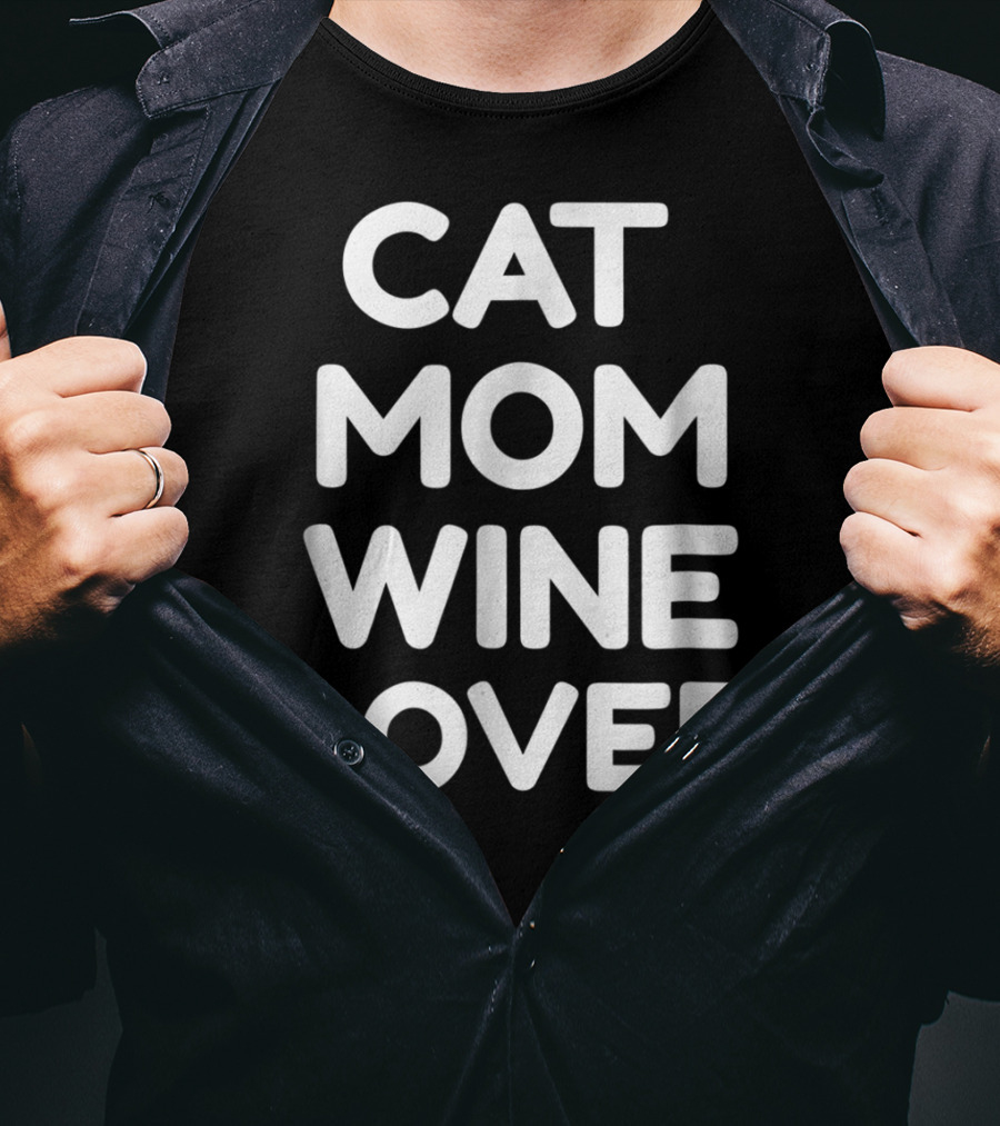 Cat Mom Wine Lover T-Shirt