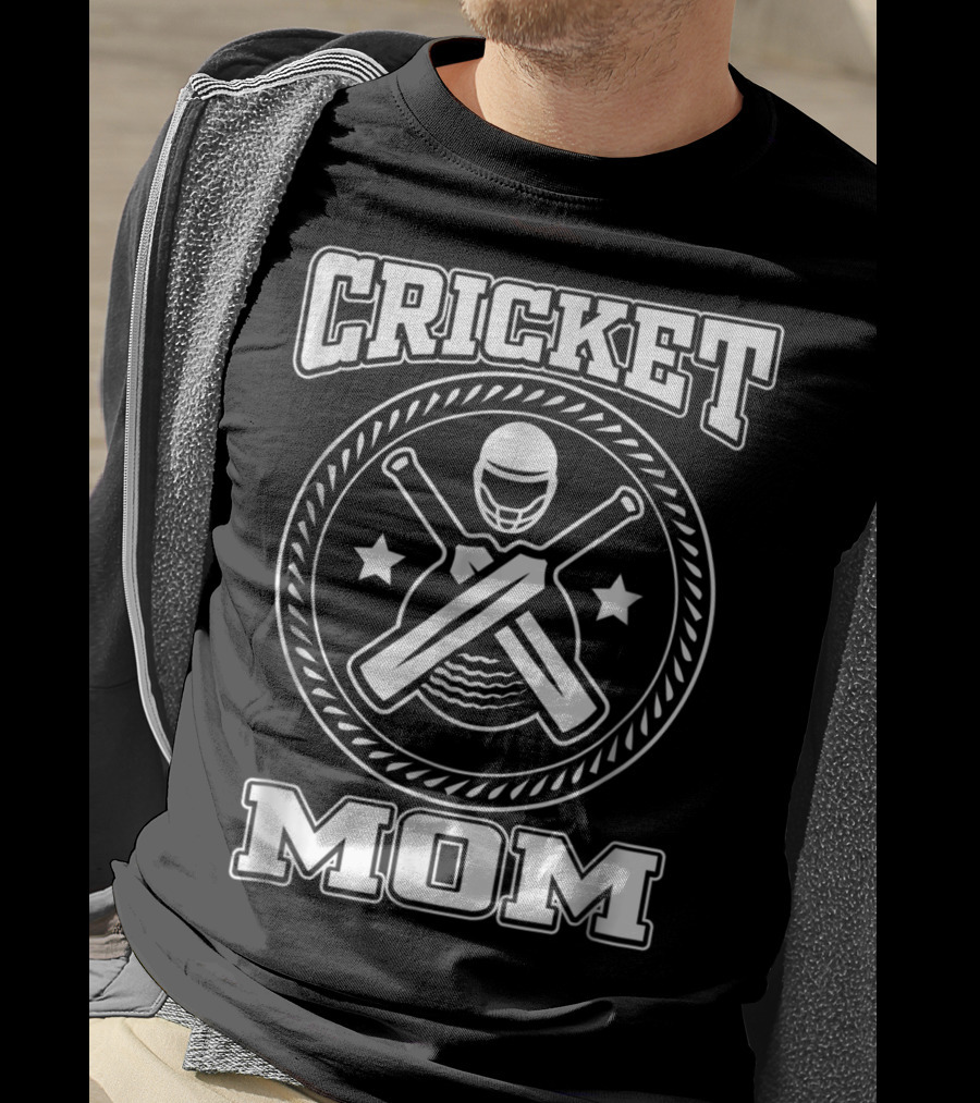 Cricket Mom Bat Ball Team Helmet Stars Field T-Shirt