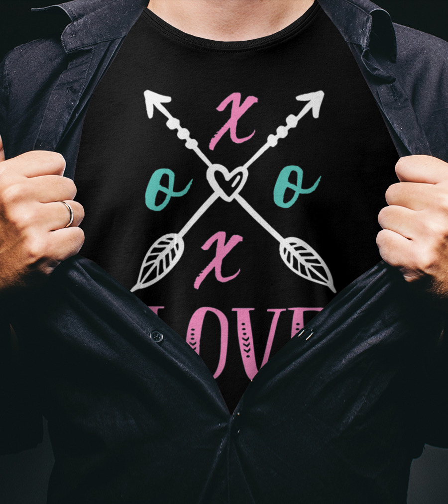 XOXO Love Arrows Boho Mom56 T-Shirt