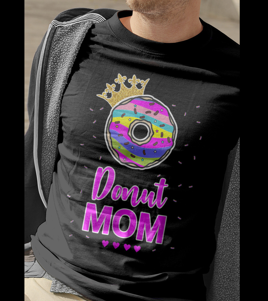 Donut Mom Birthday Girl Matching Family Cake24 Multicolored Crown Hearts T-Shirt