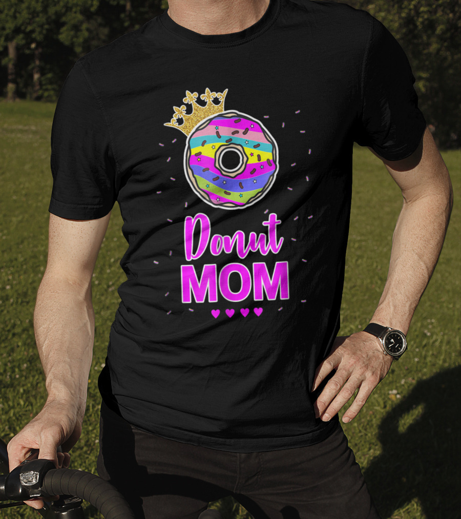 Donut Mom Birthday Girl Matching Family Cake24 Multicolored Crown Hearts T-Shirt