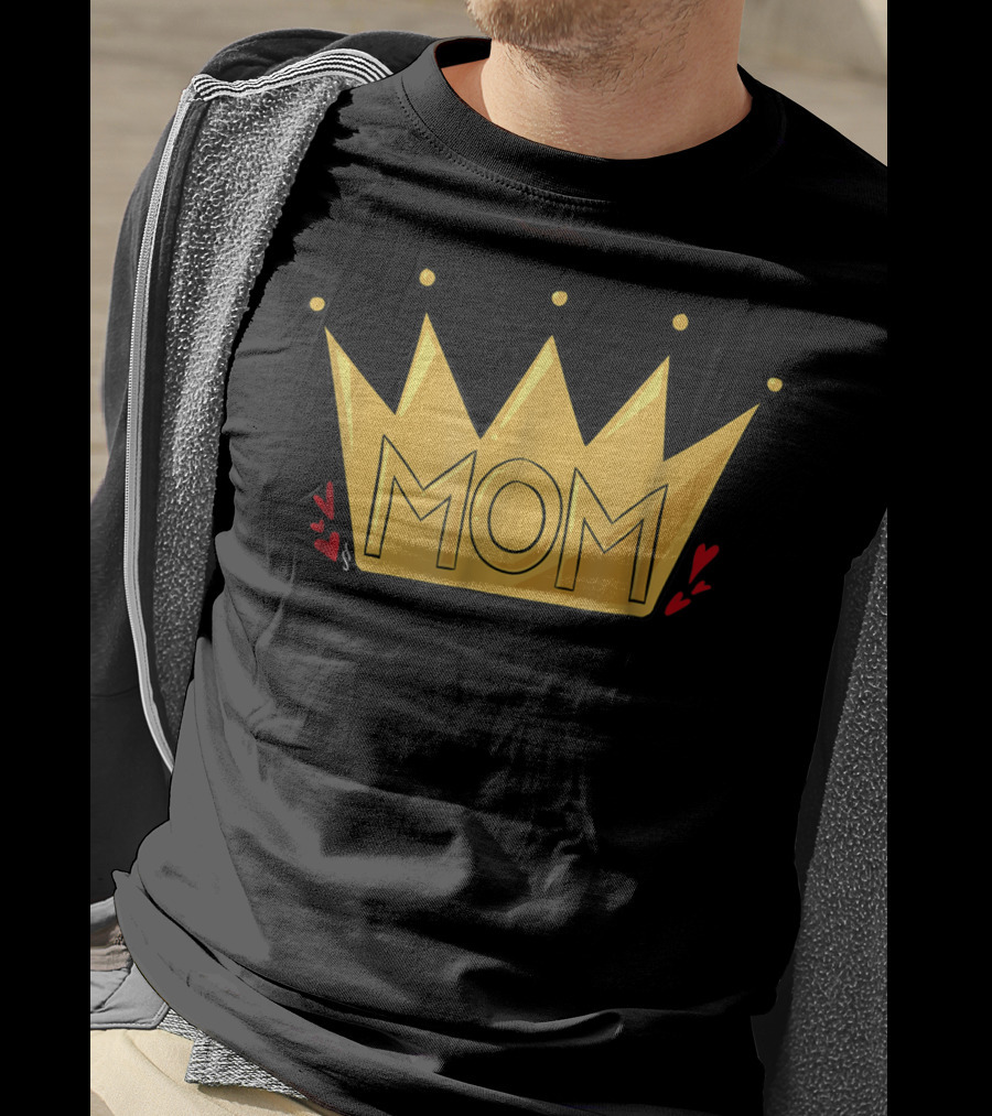 Queen Mom Crown With Hearts T-Shirt