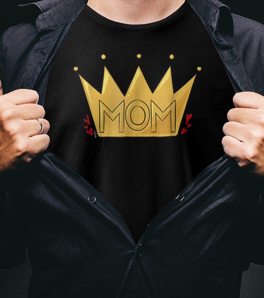 Queen Mom Crown With Hearts T-Shirt
