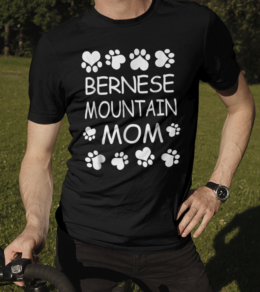 Bernese Mountain Mom Heart And Paw Print Lovers For Christmas Birthday T-Shirt