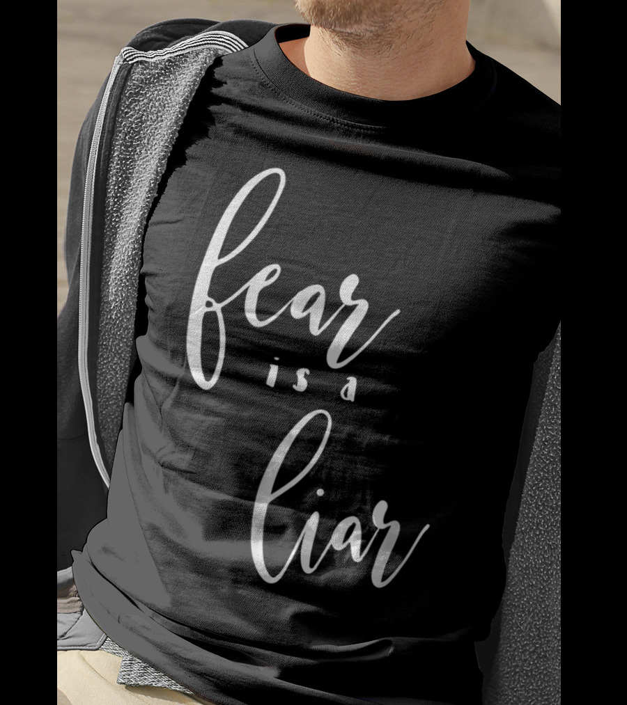 Christian Mom Fear Is A Liar T-Shirt