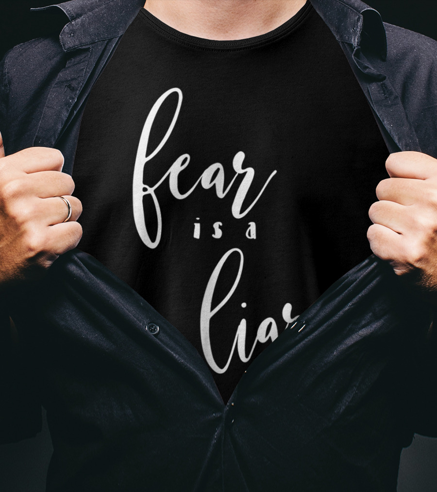 Christian Mom Fear Is A Liar T-Shirt
