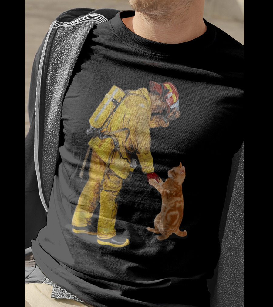 Cats Shaking Hands With Firefighter Mom T-Shirt