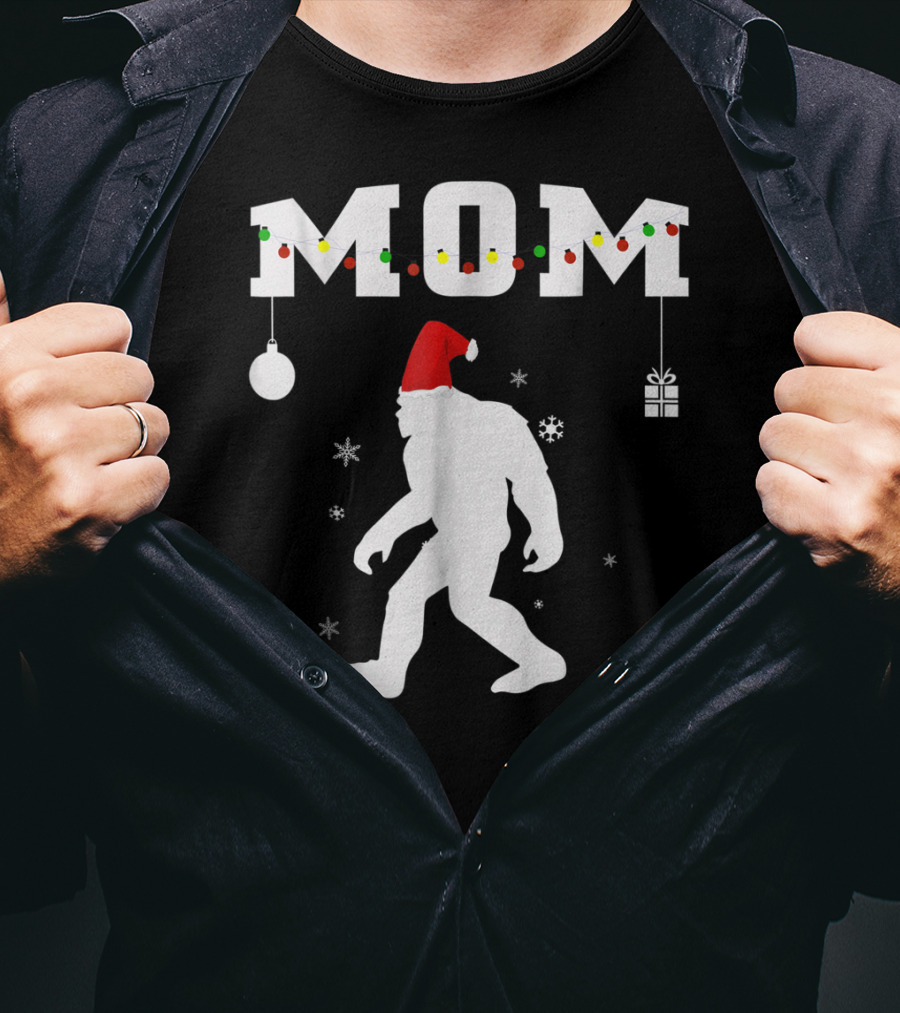 Bigfoot Mom Christmas Santa Hat Ornament Snowflakes Gift T-Shirt