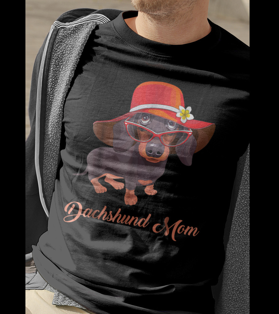 Dachshund Mom Mom Of Dachshund Dogs Pet Puppies With Red Hat And Glasses T-Shirt