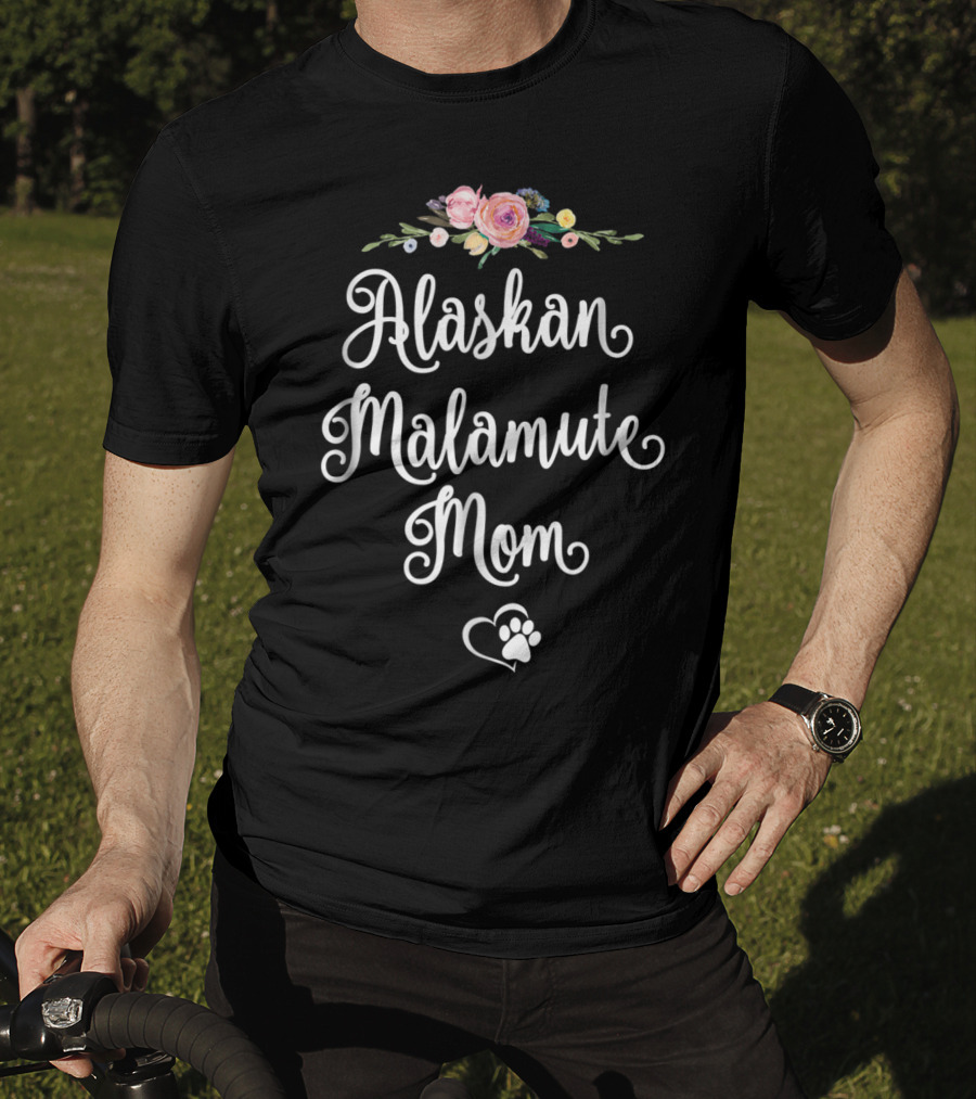 Alaskan Malamute Mom Floral Heart Paw T-Shirt