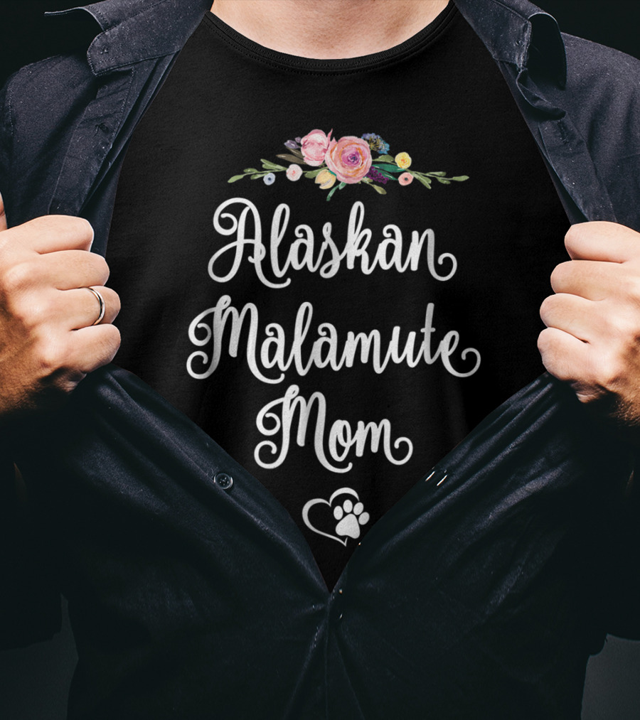 Alaskan Malamute Mom Floral Heart Paw T-Shirt