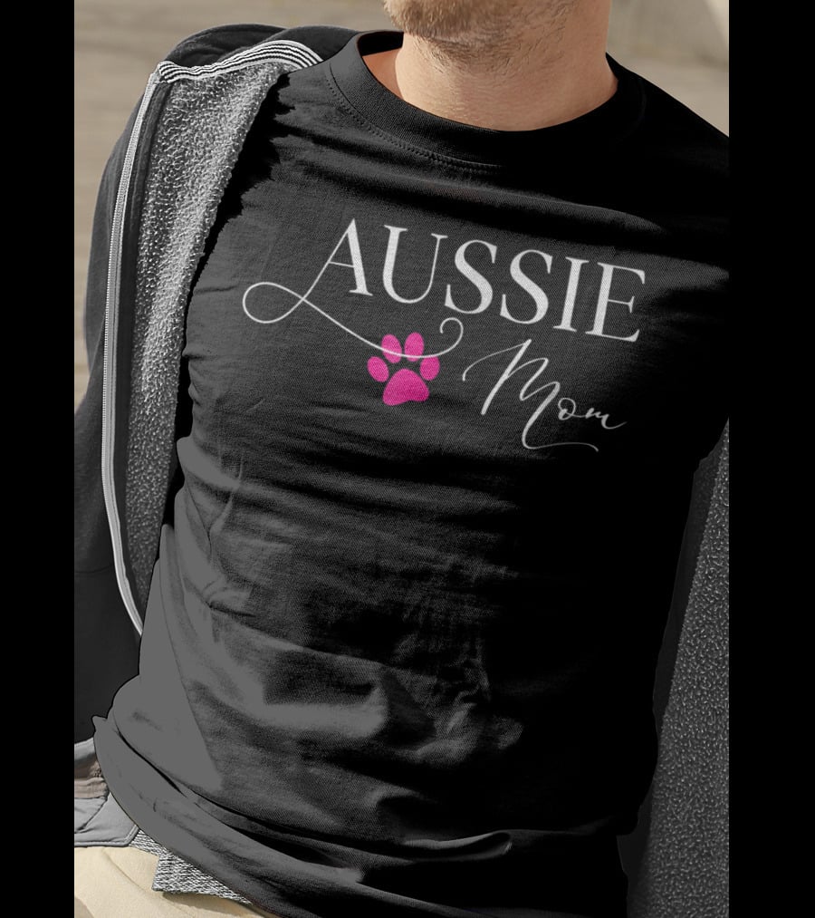 Aussie Mom With Pink Paw Print For Australian Shepherd Lovers T-Shirt