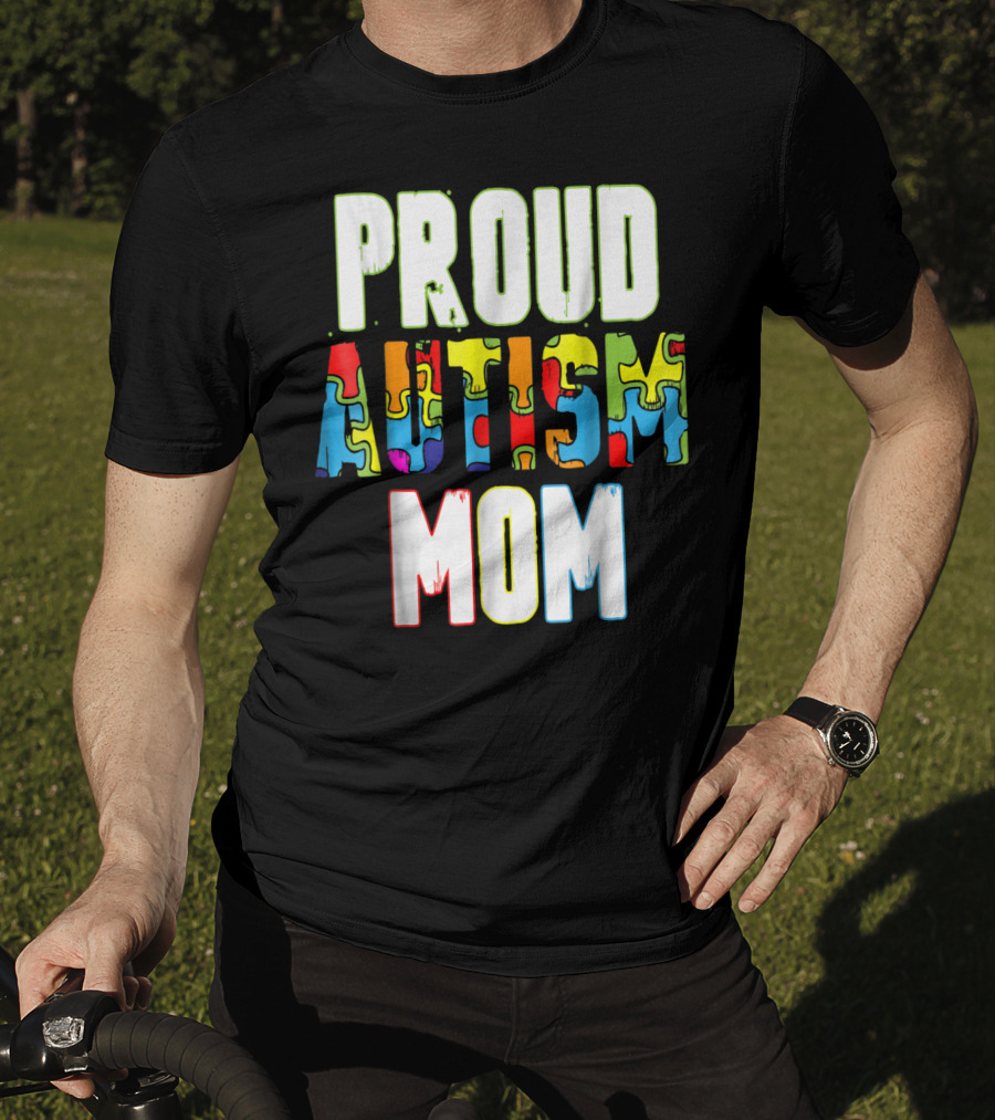 PROUD AUTISM MOM Autism Awareness Puzzle T-Shirt
