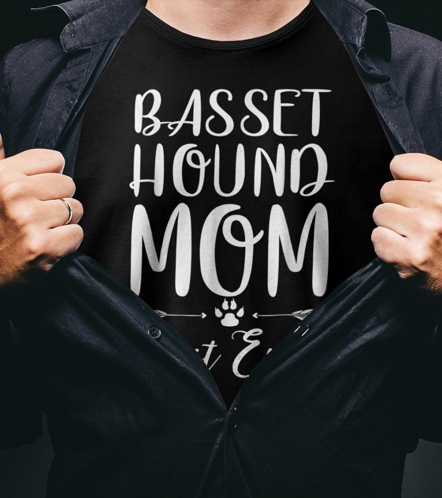 Basset Hound Mom Best Ever Paw Print Arrows T-Shirt