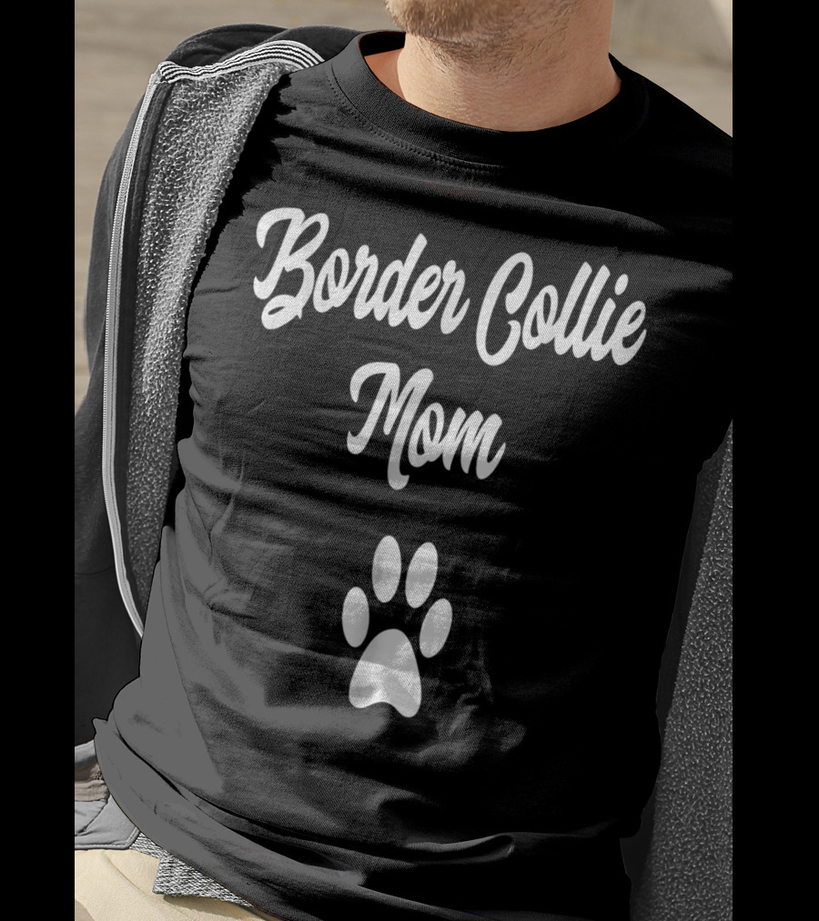 Border Collie Mom Paw Prints T-Shirt