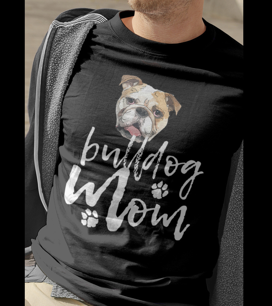 Bulldog Mom Adorable Dog Face With Paw Prints T-Shirt