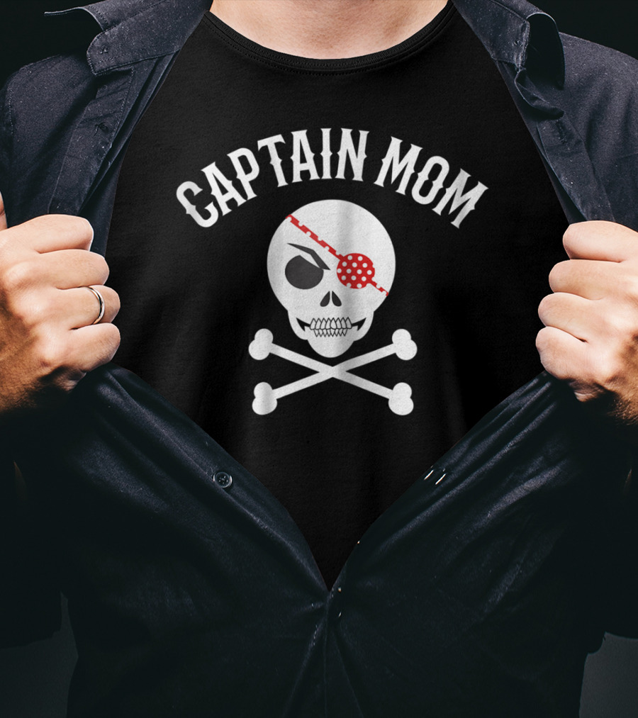 Captain Mom Pirate Skull Crossbones Halloween T-Shirt