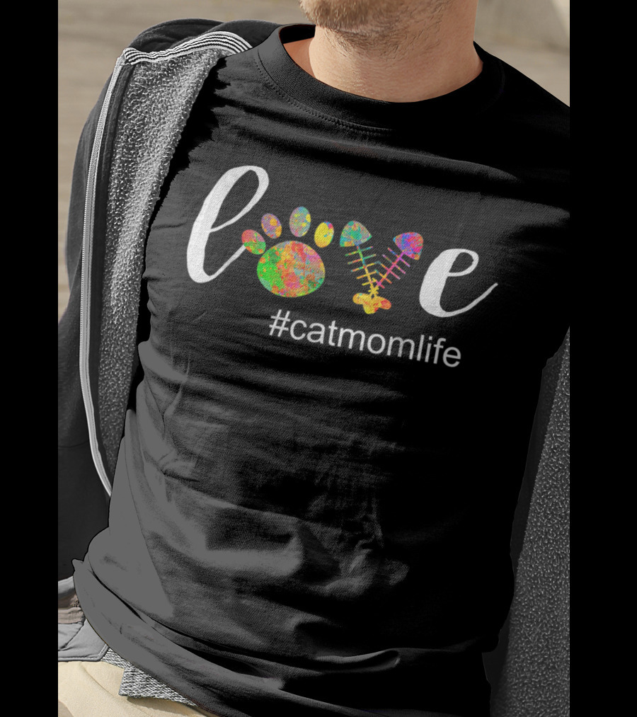 Love Paw Print Fishbone #CatMomLife T-Shirt