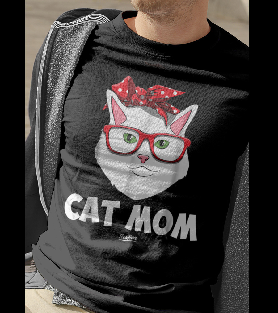 Cat Mom Funny Cat Lover With Glasses And Red Bow T-Shirt