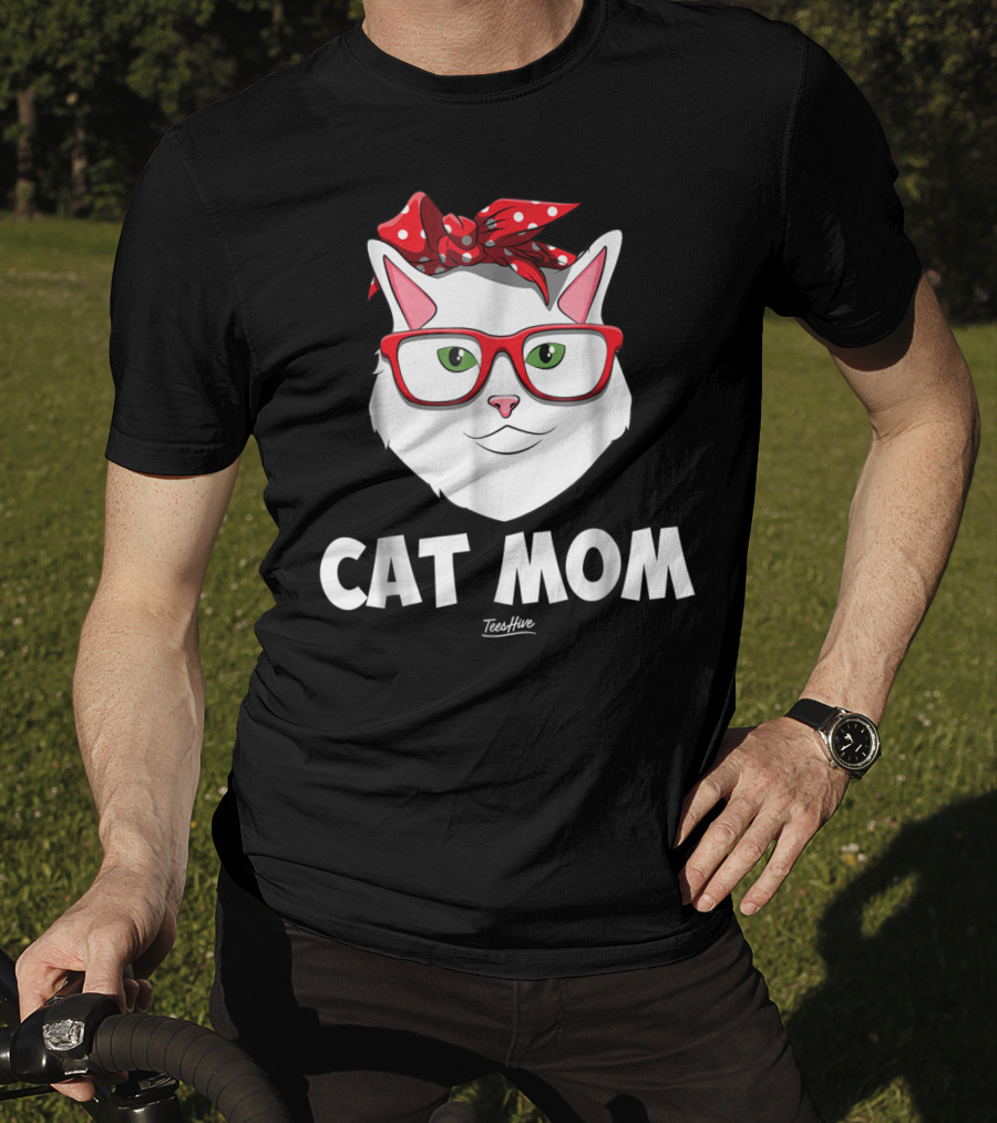 Cat Mom Funny Cat Lover With Glasses And Red Bow T-Shirt