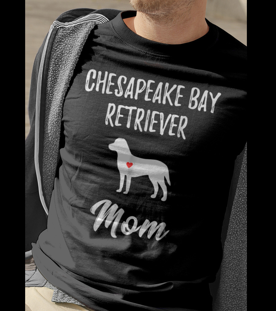 Chesapeake Bay Retriever Mom Dog Lover Owner T-Shirt