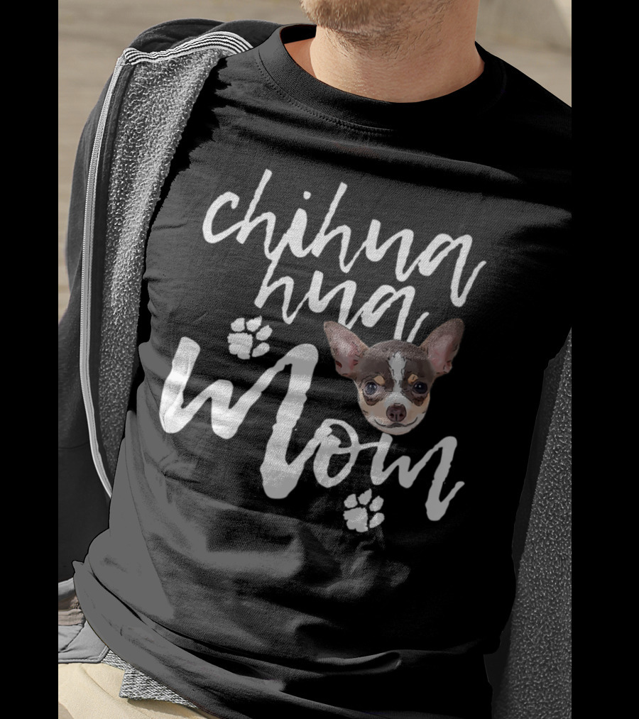 Chihuahua Mom Cute Dog Face Paw Prints T-Shirt