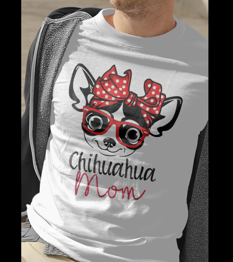 Chihuahua Mom Red Glasses And Polka Dot Bow T-Shirt