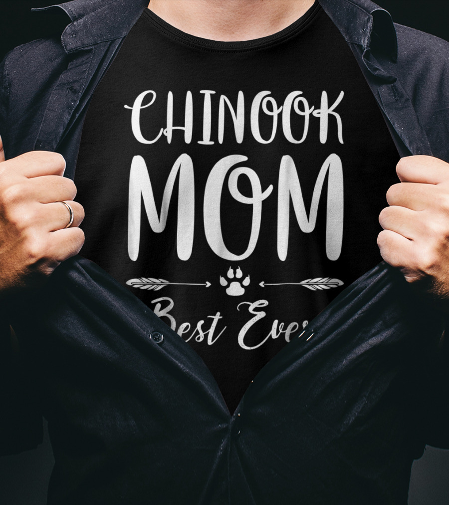 Chinook Mom Best Ever Paw Print Arrows Dog Lovers T-Shirt