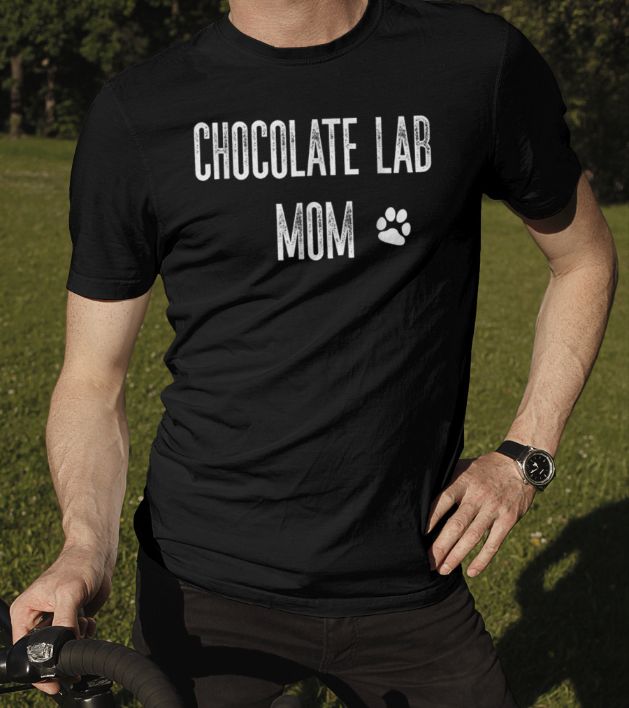 CHOCOLATE LAB MOM Paw Prints T-Shirt